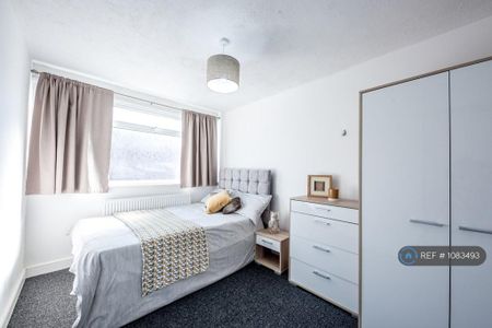 6 bedroom terraced house to rent - Photo 4