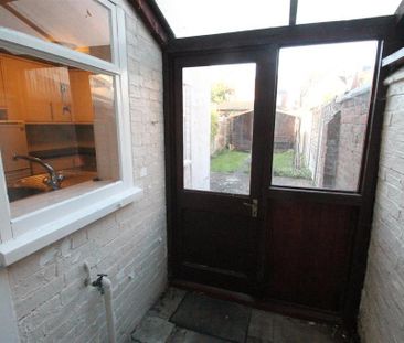 2 bedroom terraced house to rent - Photo 6
