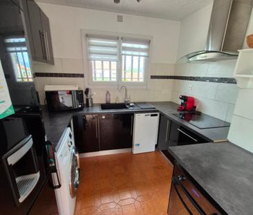 Location Appartement 2 pièces 45m² MONTAUROUX 83440 - Photo 4