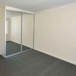 ONE BEDROOM APARTMENT CONVENIENTLY LOCATED - Photo 2