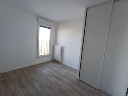 location Appartement T4 DE 82.9m² À BOBIGNY - Photo 3