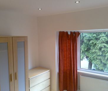 1 Bed Flat, Selborne Gardens, NW4 - Photo 2