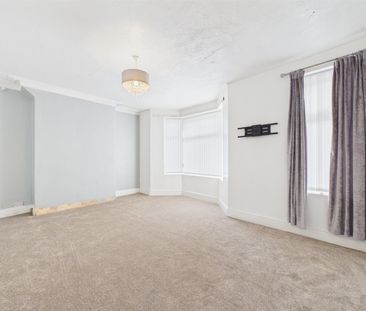 Zig Zag Road, Wallasey, 4 bedroom, House - Mid Terrace - Photo 2