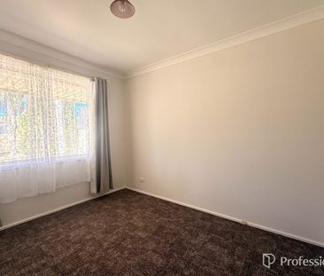 FRESHLY PAINTED FAMILY HOME! - Photo 4