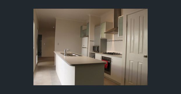 CENTRAL TO EVERYTHING. - Photo 1