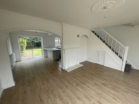 100 Longcroft Road, S18 - Photo 3