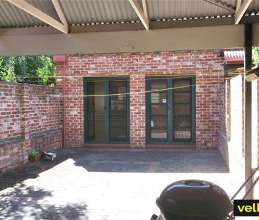 TRENDY 2-BEDROOM HOUSE, BE QUICK, GREAT LOCATION! - Photo 6