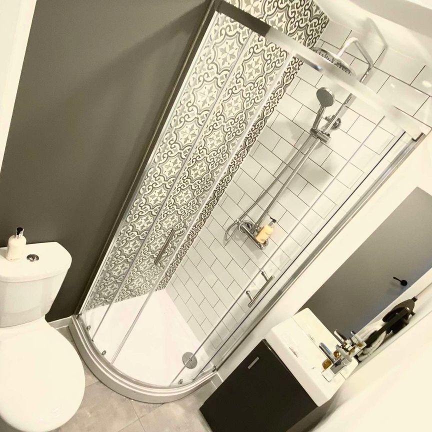 Bolingbroke Street Unit 5 - Photo 1