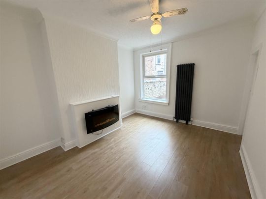 Asquith Avenue, Birkenhead - Photo 1