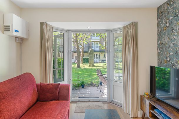 Selhurst Close, London, SW19 ground floor flat to rent - Photo 1