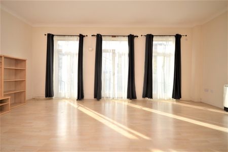 Victoria Bridge Court, Victoria Bridge Road, Bath, BA1 - Photo 3