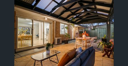 Refurbished Family Home - Glorious Location - With Solar Panels - Photo 2