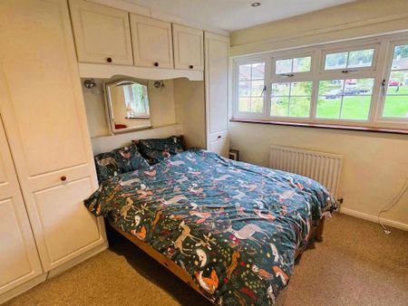 3 bedroom end of terrace house to rent - Photo 3