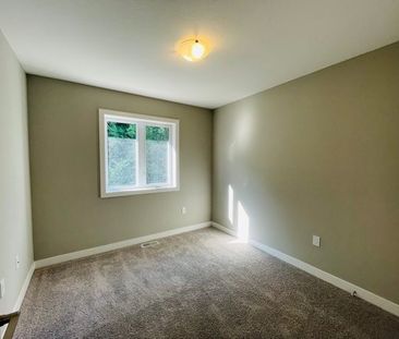 For Lease - 942 Robert Ferrie Drive, Kitchener, Ontario - Photo 4