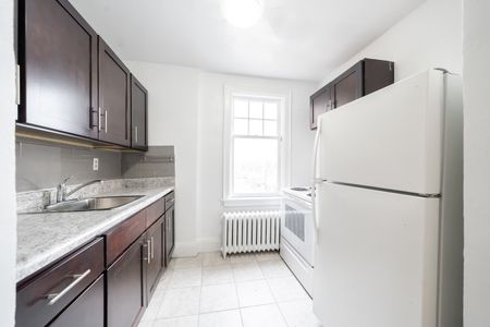 For Lease - 10 Kingston Road Unit# 93, Toronto, Ontario - Photo 3