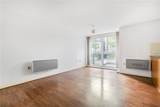 Holland Gardens, Brentford, London, TW8 0BE - Photo 1