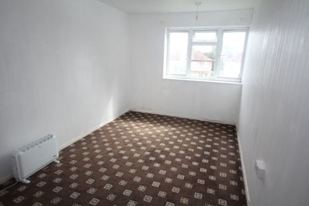 111 Portland Road, Hayes, Hayes, UB4 8LJ - Photo 2