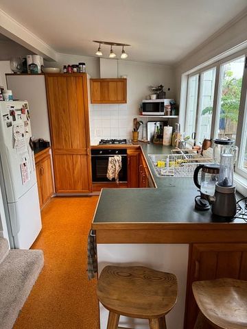 Charming 1BR available in a 3BR Northcote Gem - Photo 4