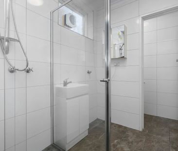 LOW MAINTENANCE LIVING! - Photo 3