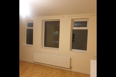 3 Bed Semi-Detached House, Perkyn Terrace, S5 - Photo 2