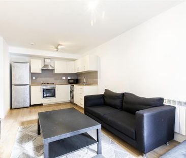 2 bedroom flat to rent - Photo 2