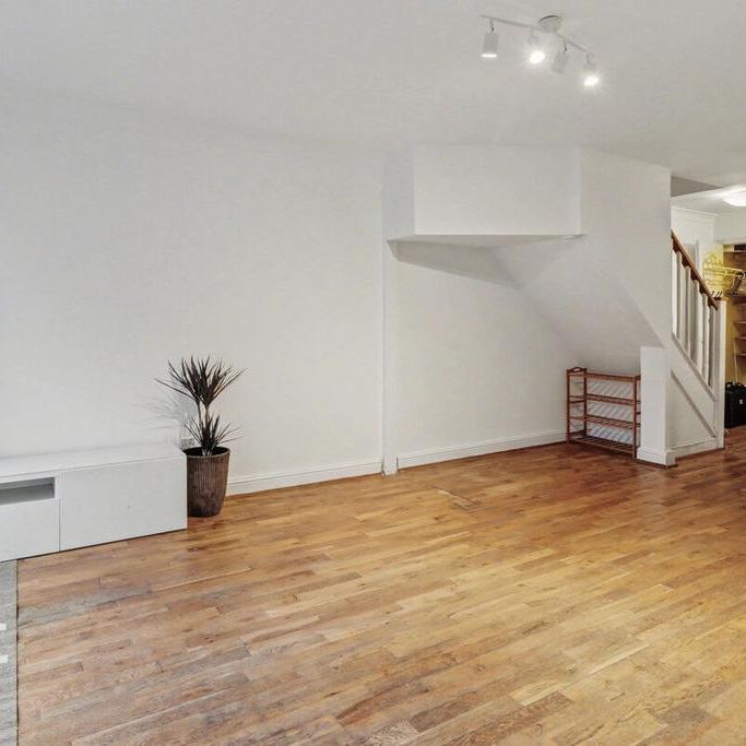 2 bedroom end of terrace house to rent - Photo 1