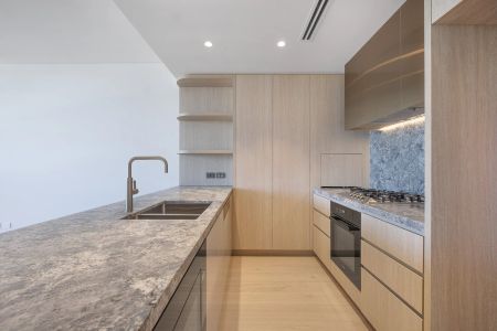 Two Bedroom Apartment with Study and City Views - Photo 3