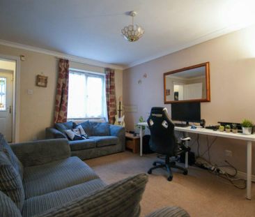 2 bedroom semi-detached house to rent - Photo 2