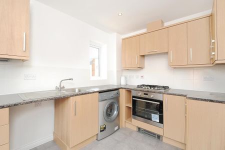 2 bedroom maisonette to rent - Photo 4