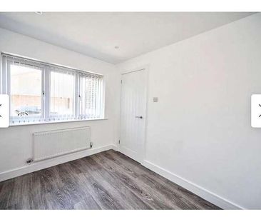 Buckinghamshire Dr, Luton, Bedfordshire, LU2 - Photo 3