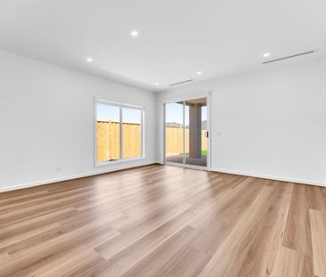 Brand new 4-bedroom house designed for comfortable living!!! - Photo 1