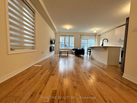 For Lease - 16 Hewison Avenue, Richmond Hill, Ontario - Photo 3