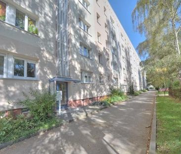 3-Raum-Wohnung mit Balkon, neu saniert! - Foto 1