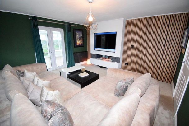 4 bedroom detached house to rent - Photo 1