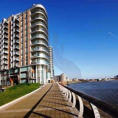 New Providence Wharf, Fairmont Ave, E14 - Photo 1