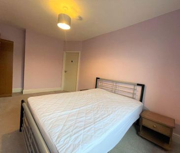1 bedroom in a house share to rent - Photo 4