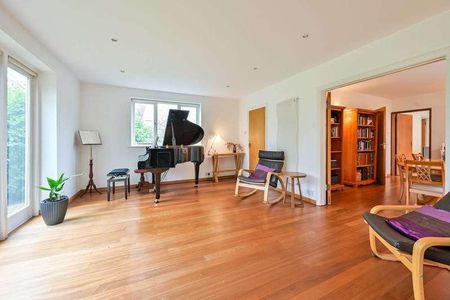 Frank Dixon Close, Dulwich Village, SE21 - Photo 2