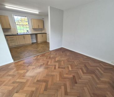 3 bedroom detached house to rent - Photo 4