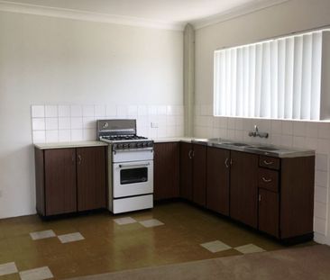 Well-Positioned Unit in the Heart of Moorooka - Photo 2