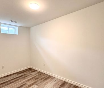 For Lease - 5921 BENTLEY Common, Niagara Falls, Ontario - Photo 5