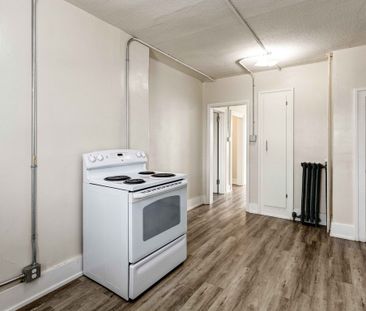 Renovated Suite - 1 Bedroom - Photo 1