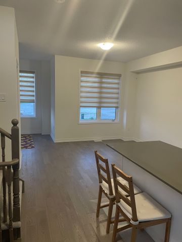 For Lease - 165 Village Gate Drive, Wasaga Beach, Ontario - Photo 2