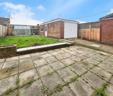 3 bedroom detached house to rent - Photo 2