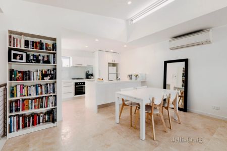 2 Bed, 1 Bath - Photo 3