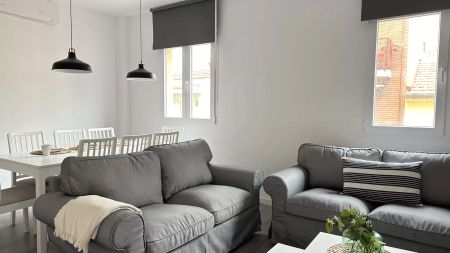 Room in a shared 10-bedroom apartment for rent in Lucero. - Foto 2