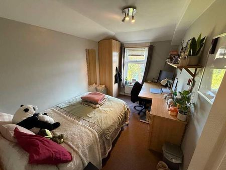 Northcote Road, SO17 - Photo 2