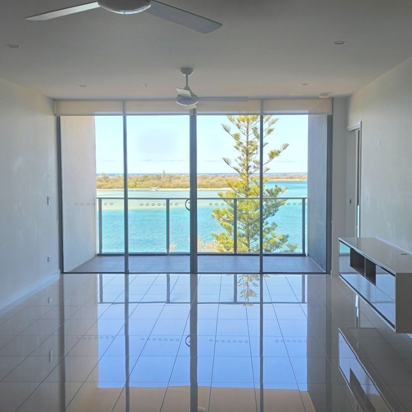 Broadwater Views & Resort-Style Living - Photo 1
