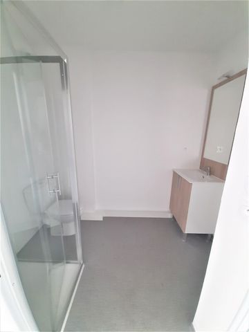 Location Appartement 1 pièce 18m² NIMES 30000 - Photo 3