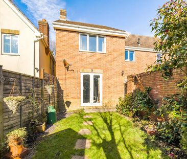 2 bedroom terraced house to rent - Photo 4