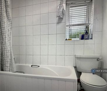 2 bedroom semi-detached house to rent - Photo 2